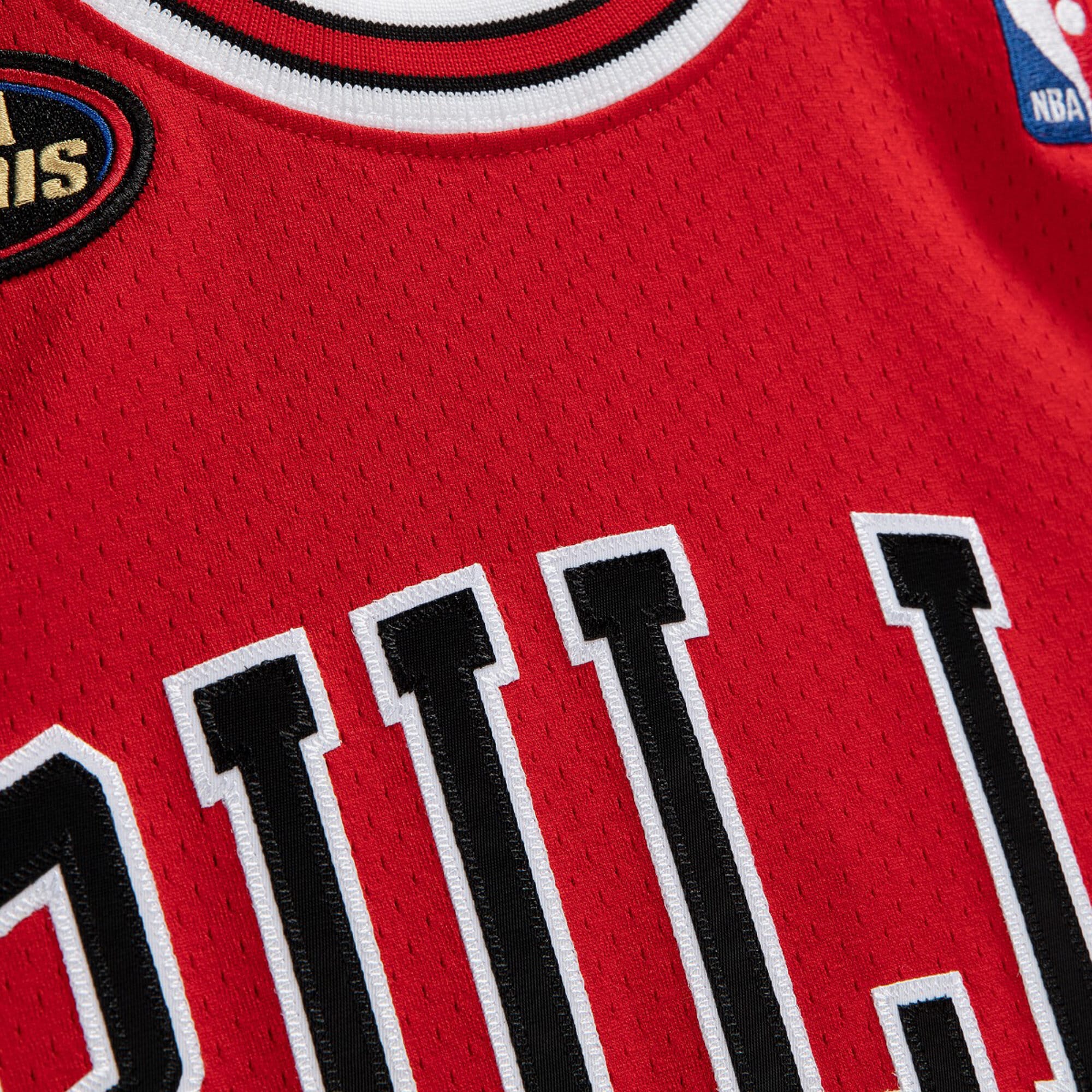 Chicago Bulls Mitchell & Ness Authentic Jersey Road Finals Michael Jordan 1997-98