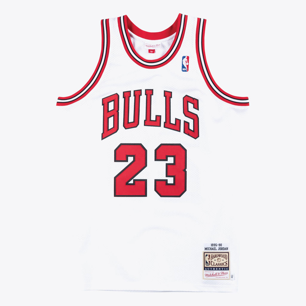 Chicago Bulls Mitchell & Ness Authentic Jersey Michael Jordan 1995-96