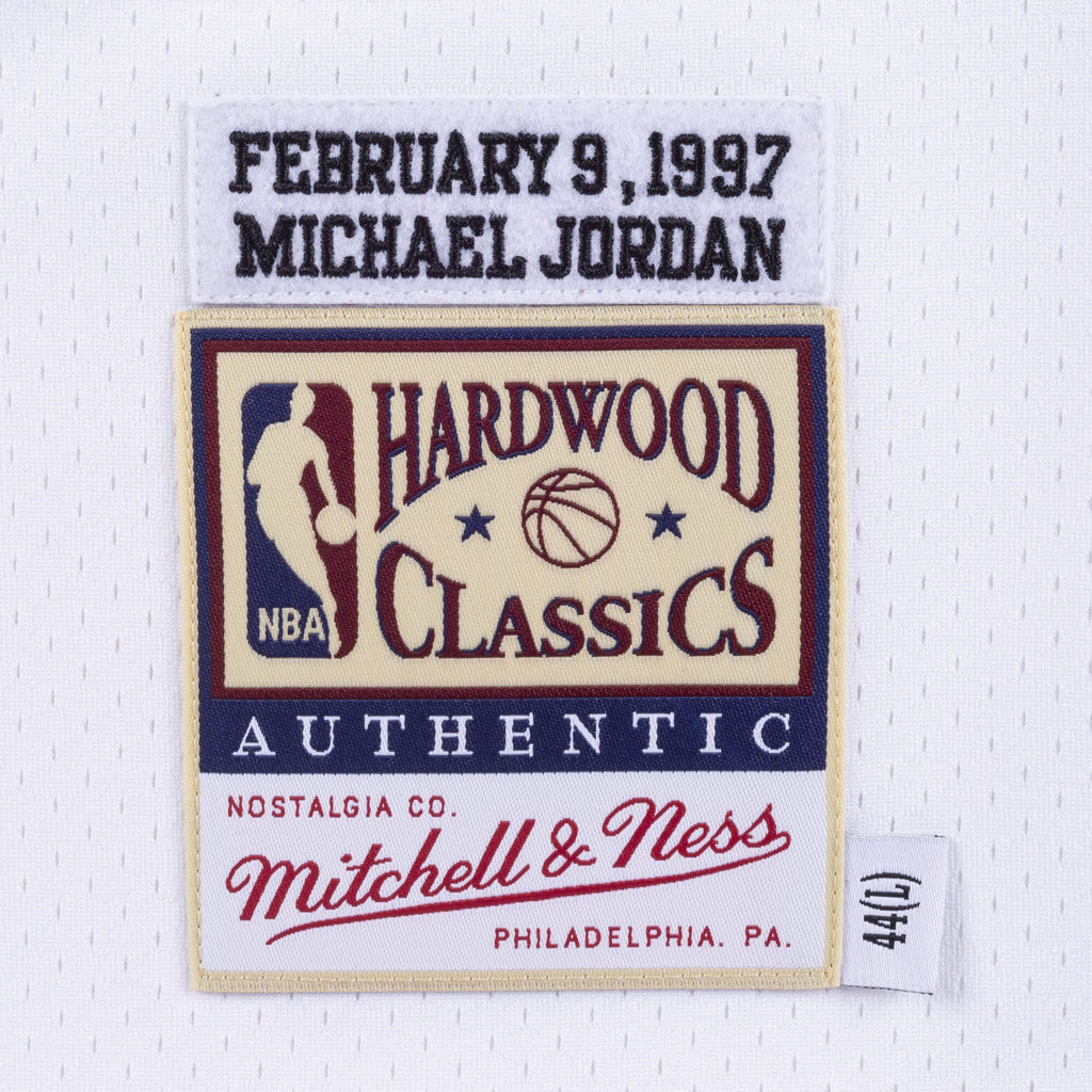 Chicago Bulls Mitchell & Ness Authentic Jersey Michael Jordan 1987-88