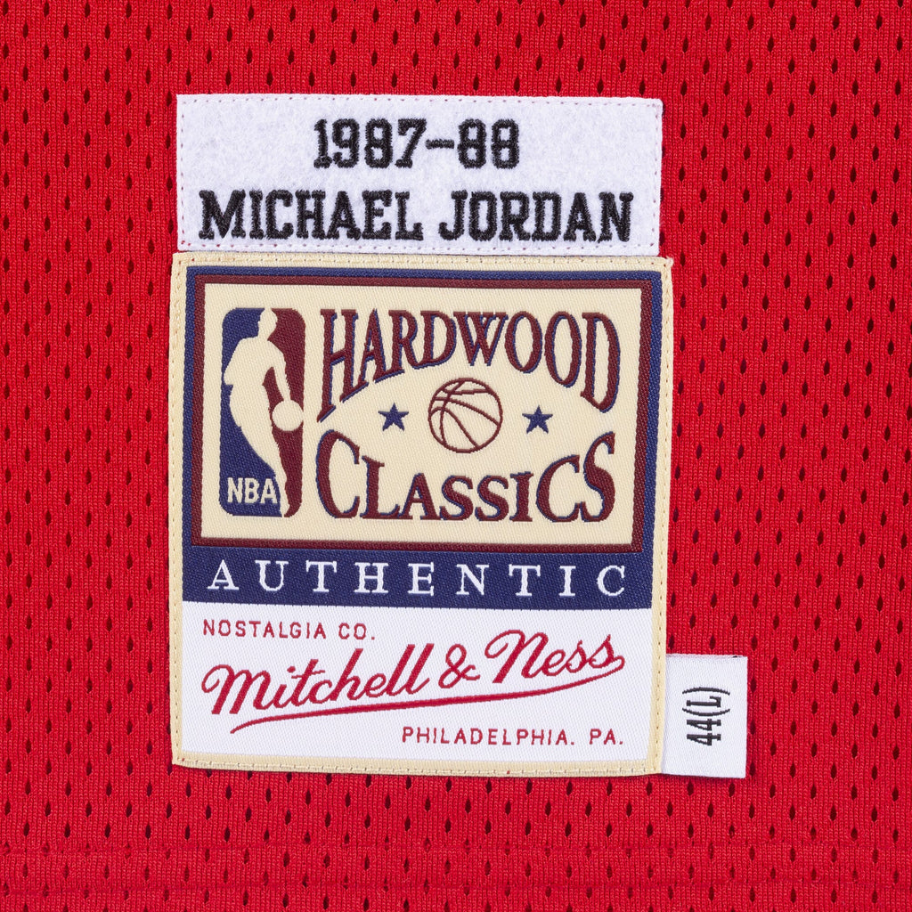 Chicago Bulls Mitchell & Ness Authentic Jersey Michael Jordan 1987-88