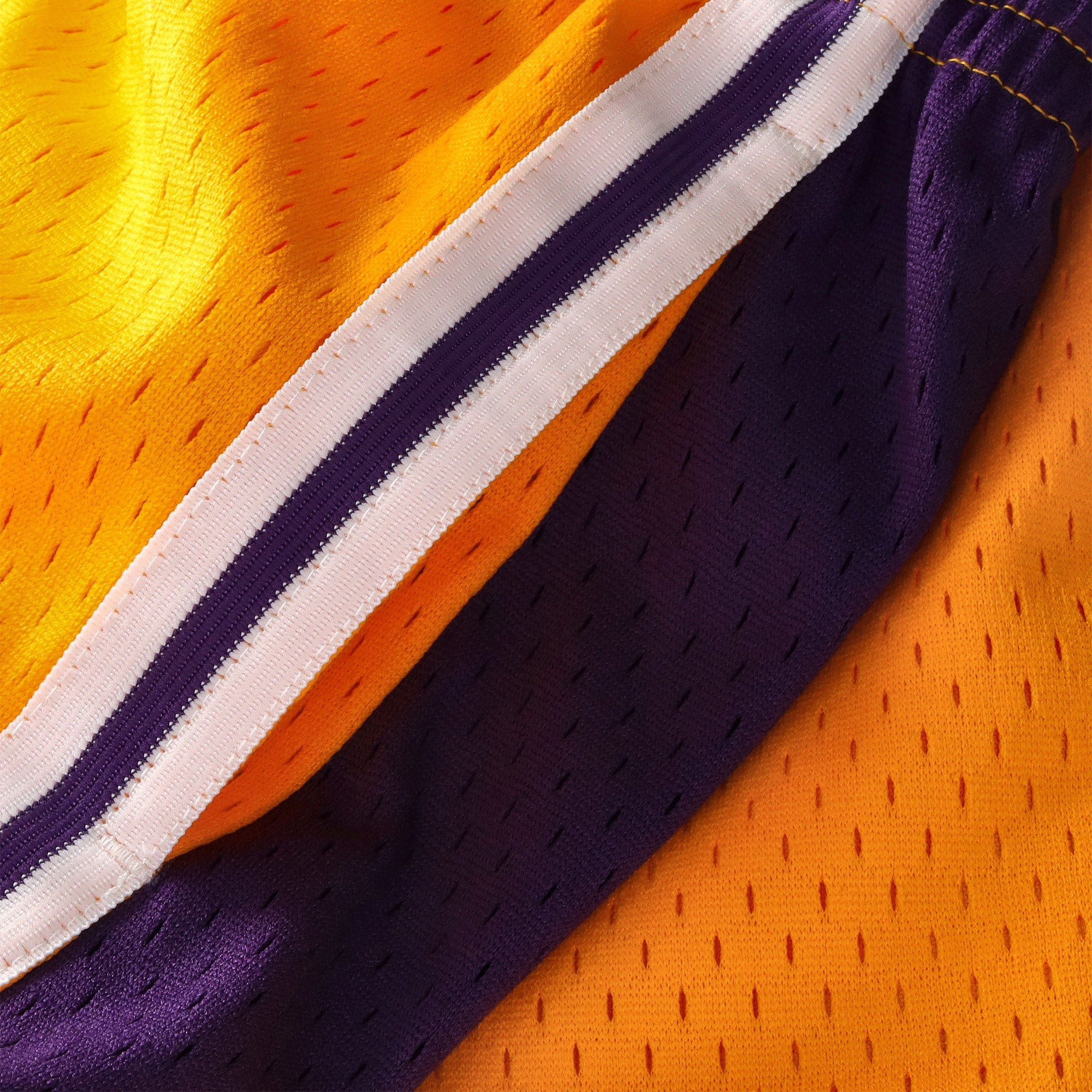 Los Angeles Lakers Mitchell & Ness Swingman Shorts - Youth