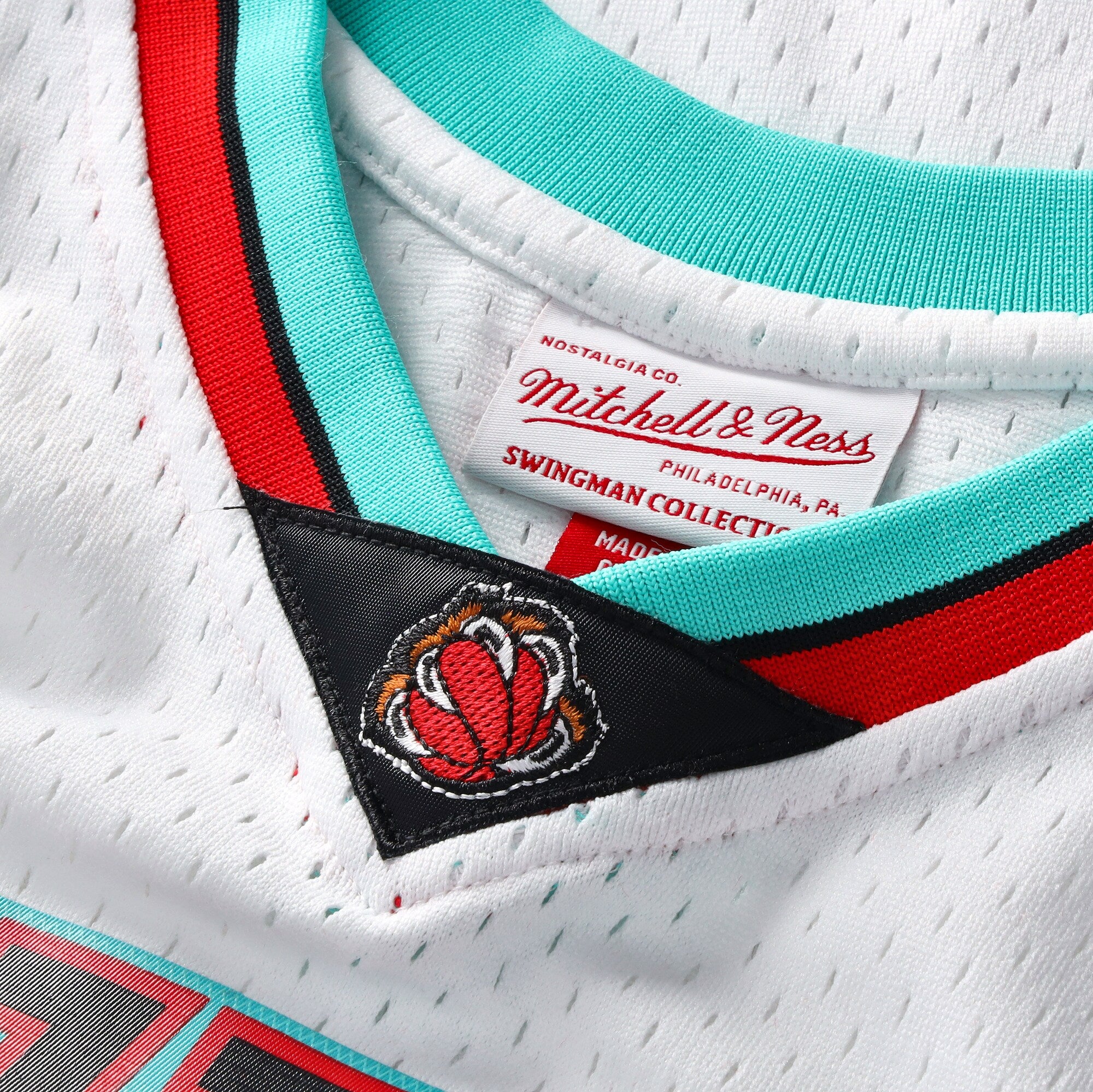Vancouver Grizzlies Mitchell & Ness Shareef Abdur-Rahim 2000 Swingman Authentic Jersey - White