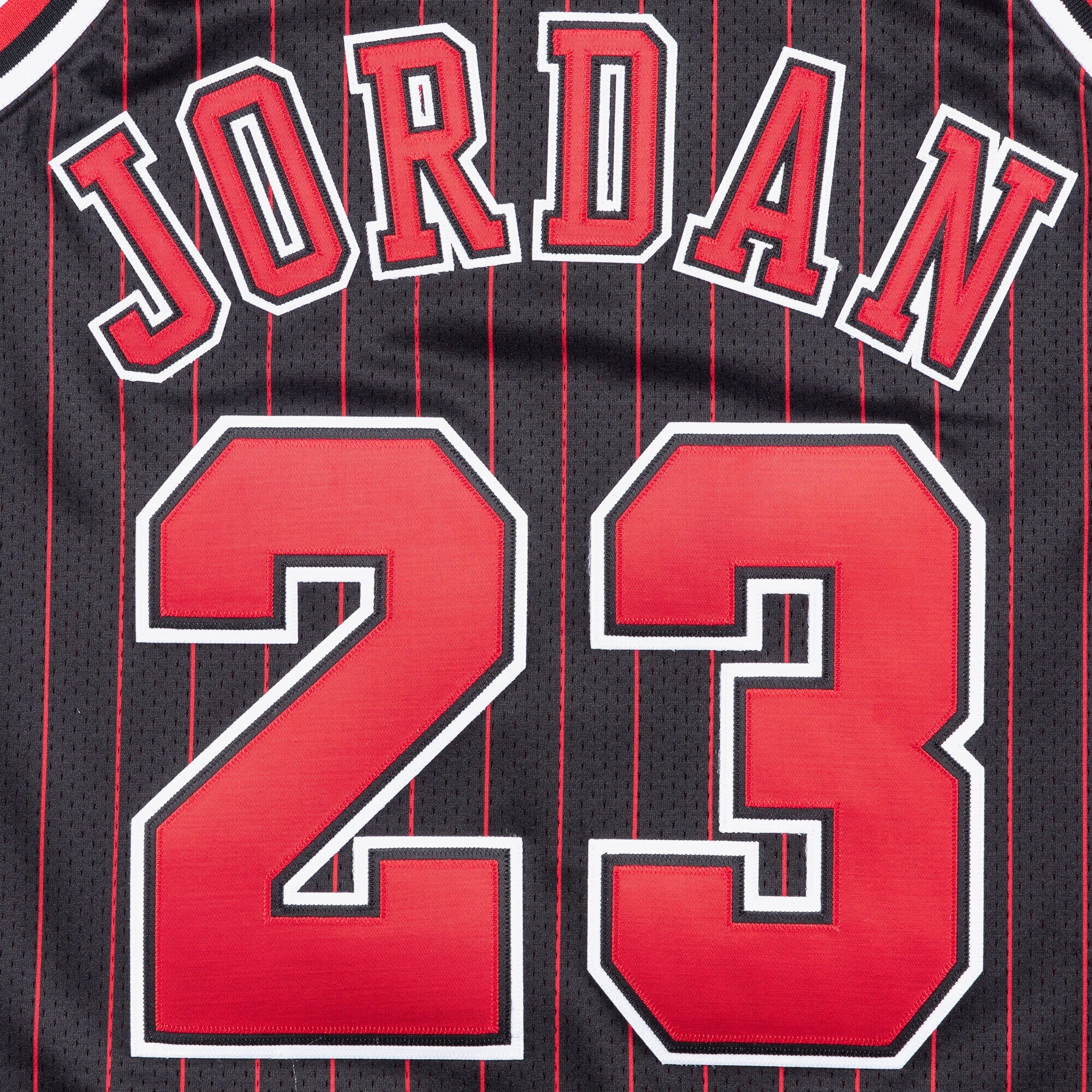 Chicago Bulls Mitchell & Ness Authentic Jersey Alternate Michael Jordan 1996-97