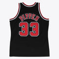 Chicago Bulls Scottie Pippen 1997-98 Hardwood Classics Alternate Swingman Jersey By Mitchell & Ness - Black - Mens