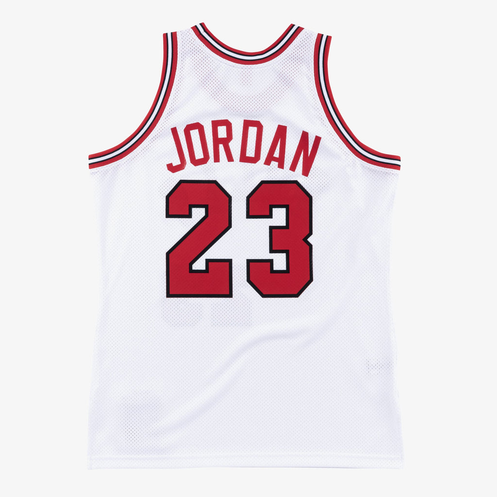Chicago Bulls Mitchell & Ness Authentic Jersey Michael Jordan 1985-86